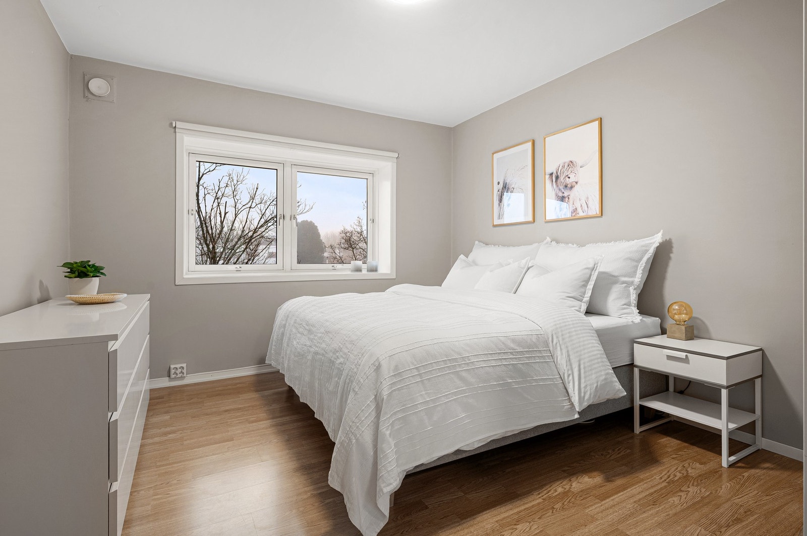 Soverom 1 er på 12,7 kvadratmeter. Galleribilde