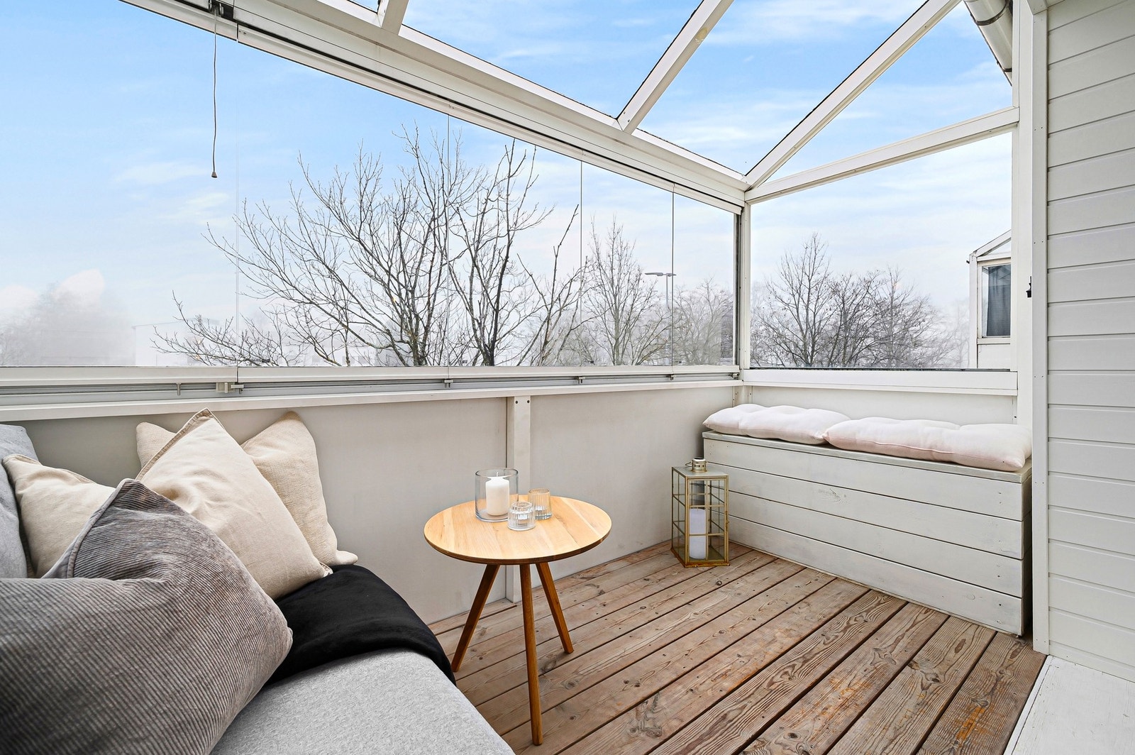 Balkongen har god plass til hyggelige sittegrupper. Galleribilde