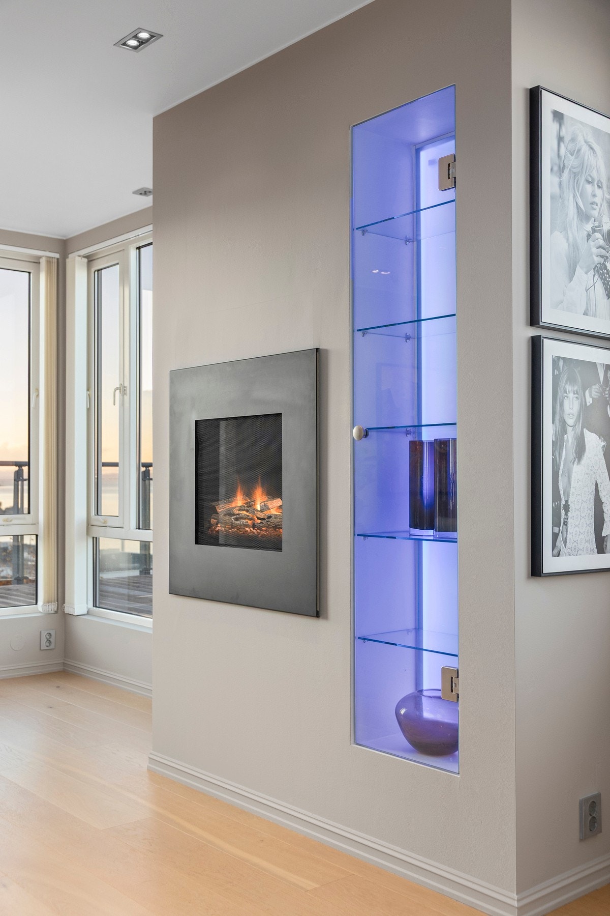 Gasspeis i stue som skaper en lun atmosfære i rommet. Galleribilde