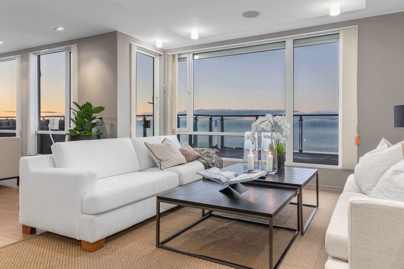 Innbydende stue på hele 60,5 kvm. Galleribilde