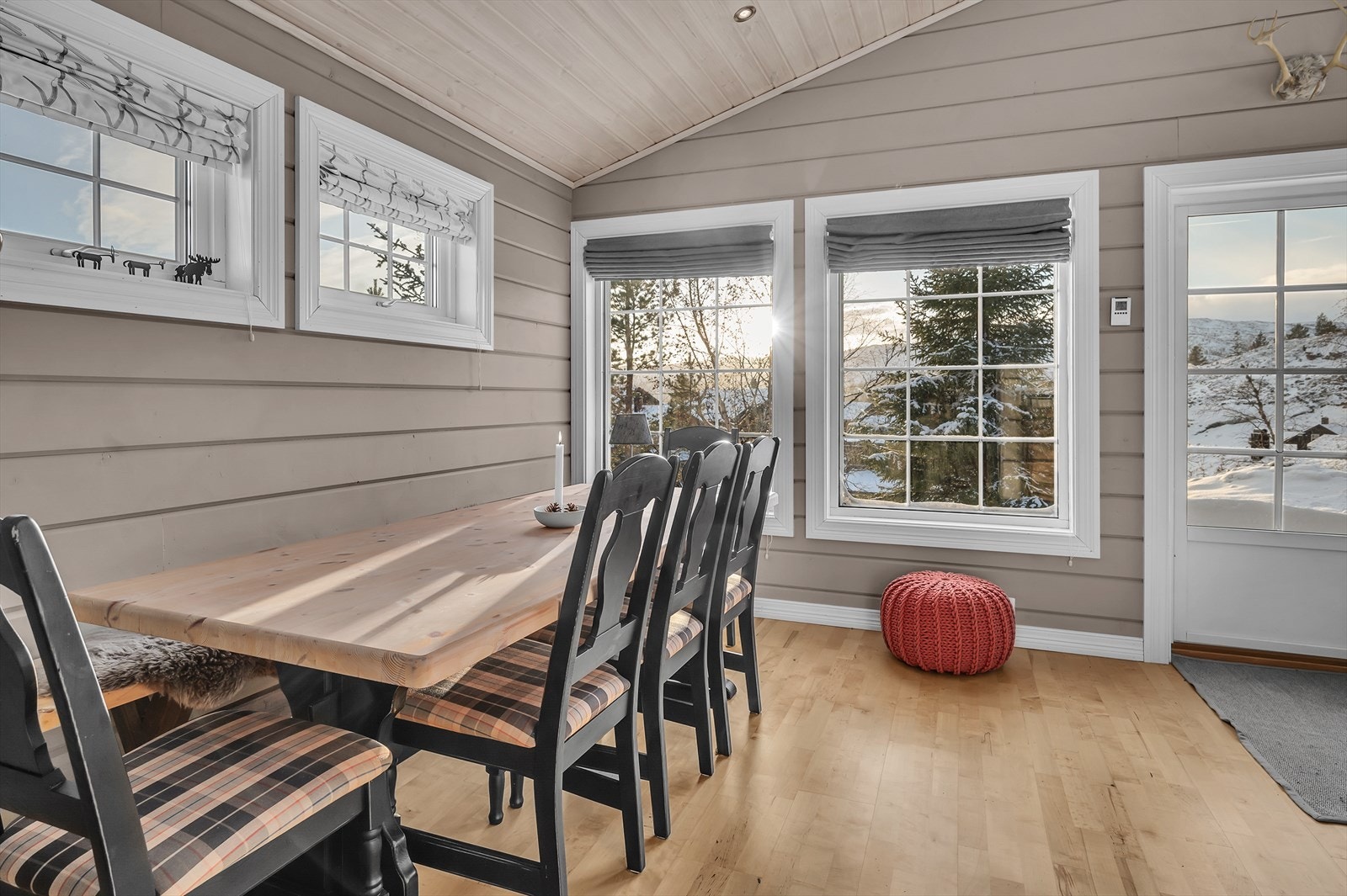 Spisestue. Galleribilde