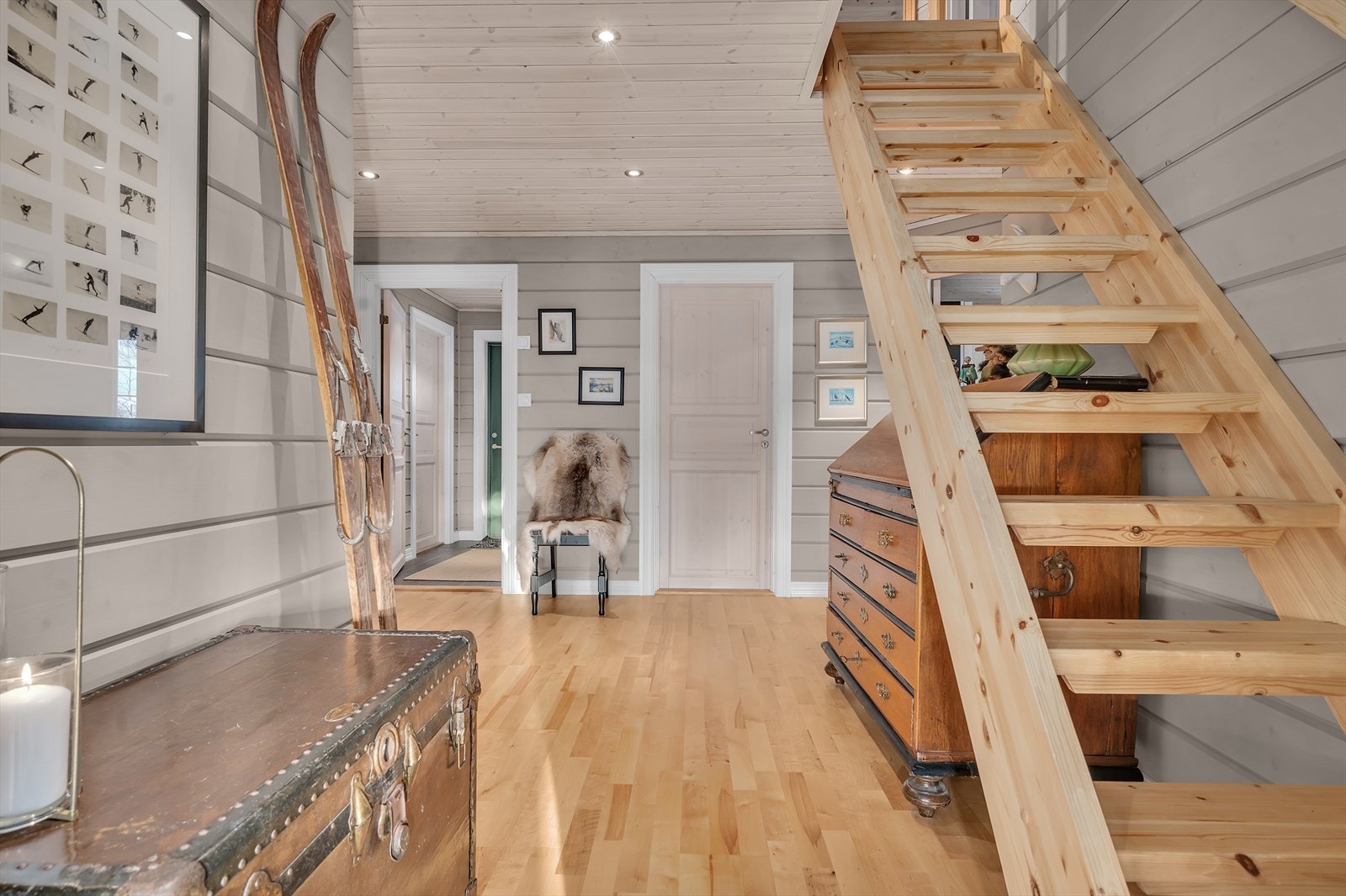 Trapp opp til loft. Galleribilde