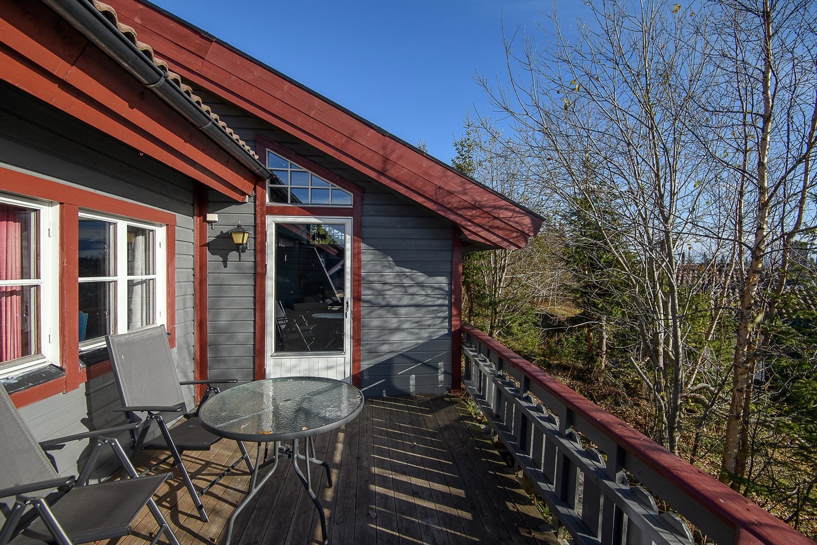 Veranda med plass til utemøbler Galleribilde