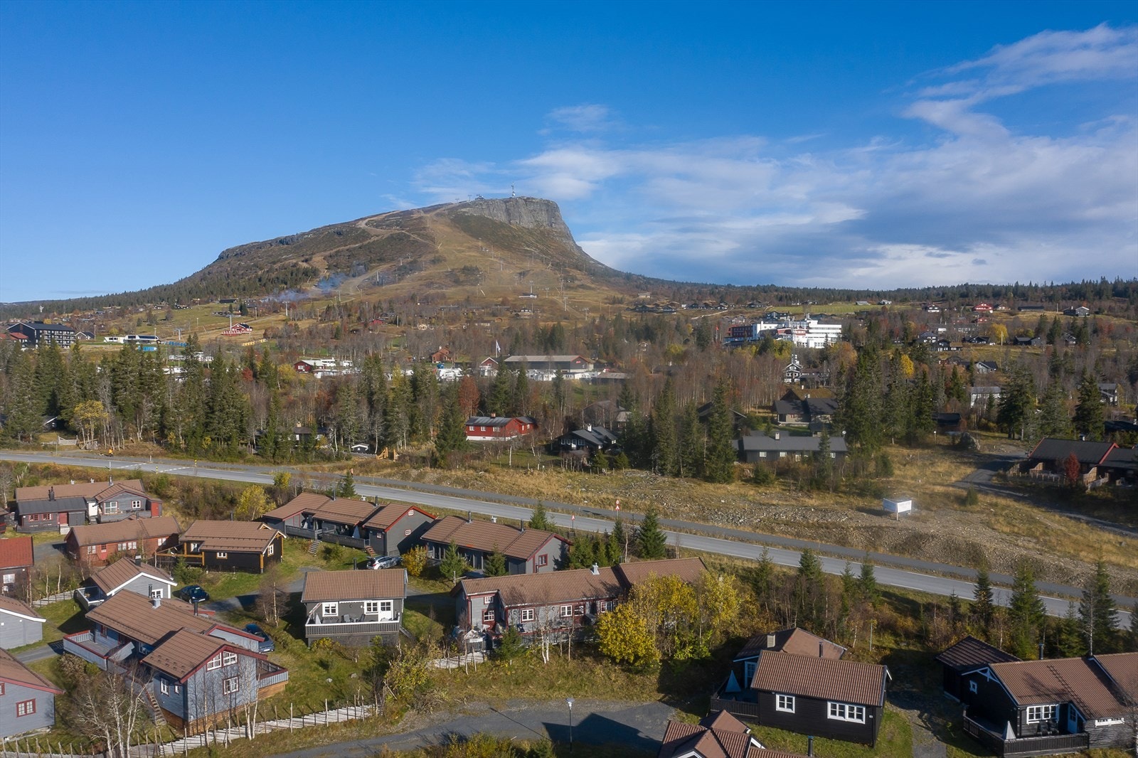 Eiendommen ligger sentralt på Skeikampen med tilgang på "alt" av fasiliteter Galleribilde