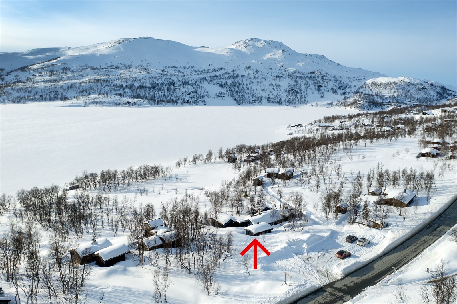 Hyttetun med idyllisk beliggenhet ved Skarvatnet Galleribilde