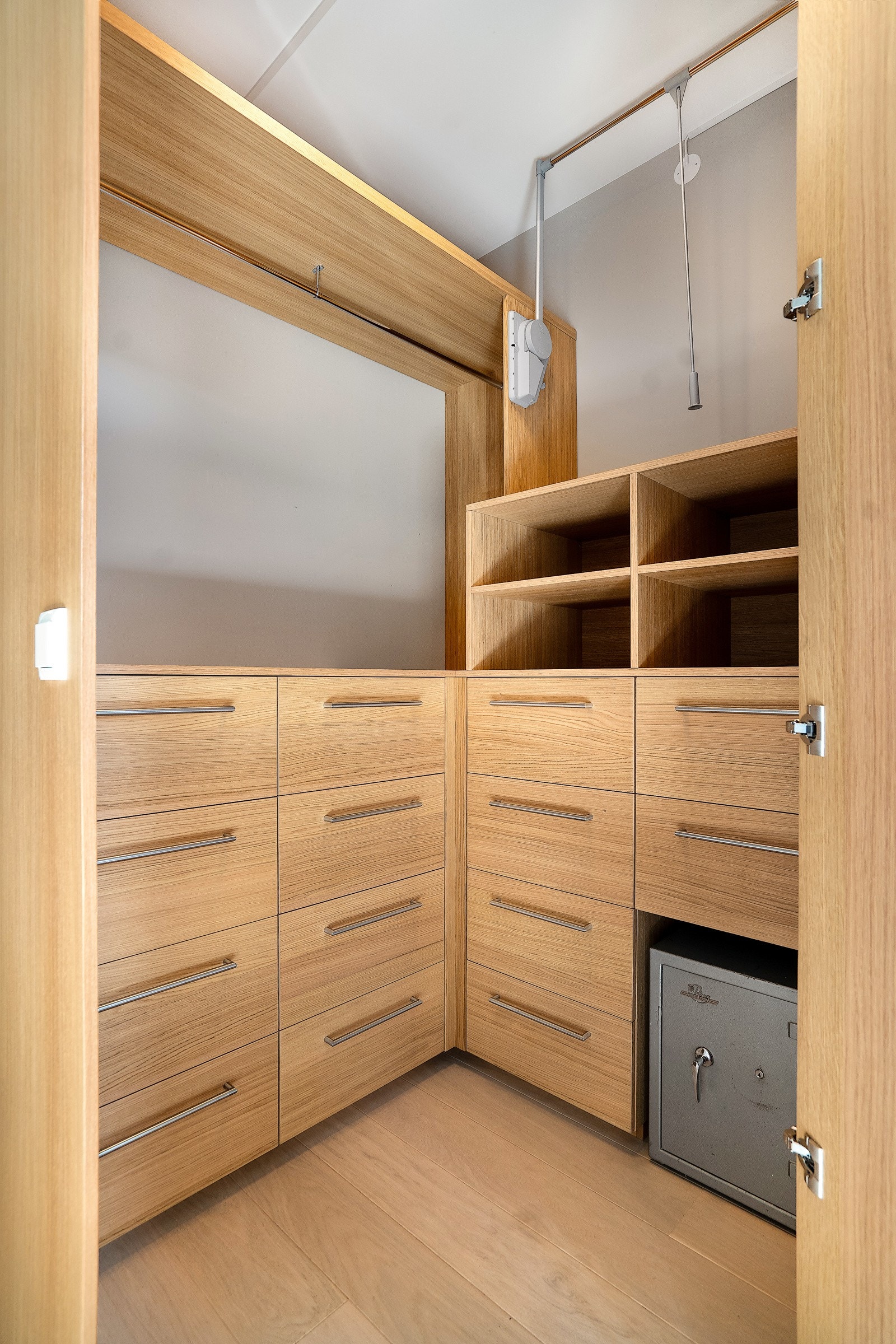 Stor garderobe på soverom nr 2 Galleribilde