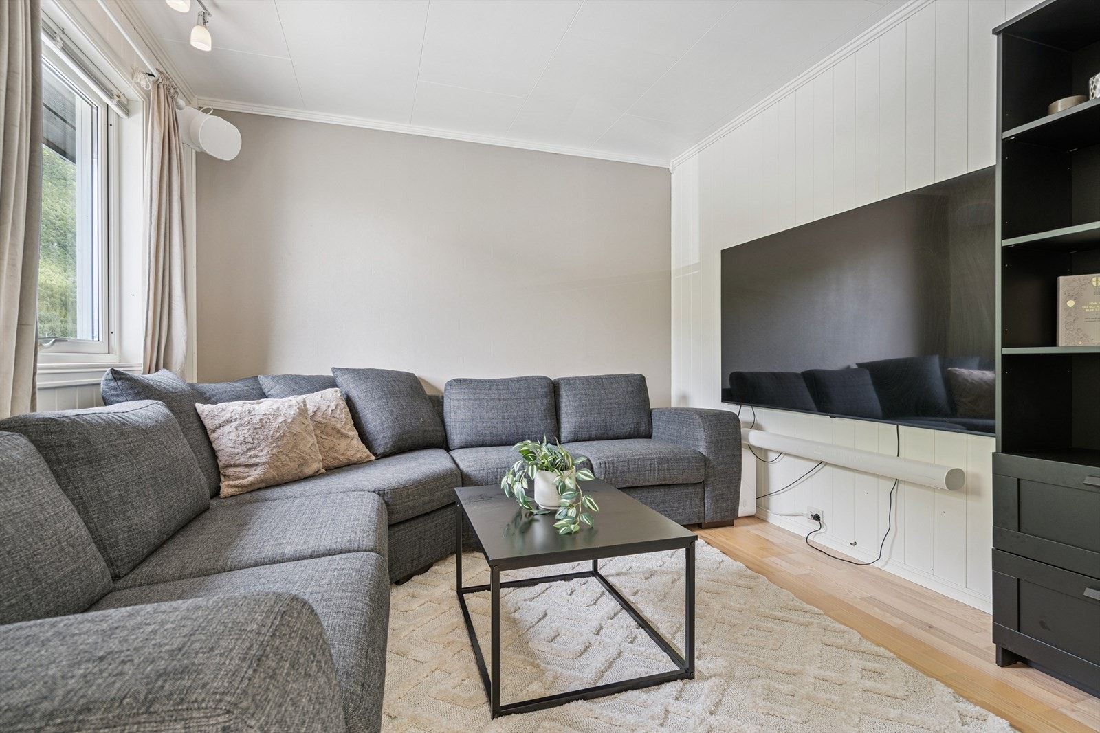 Tv/stue/soverom Galleribilde