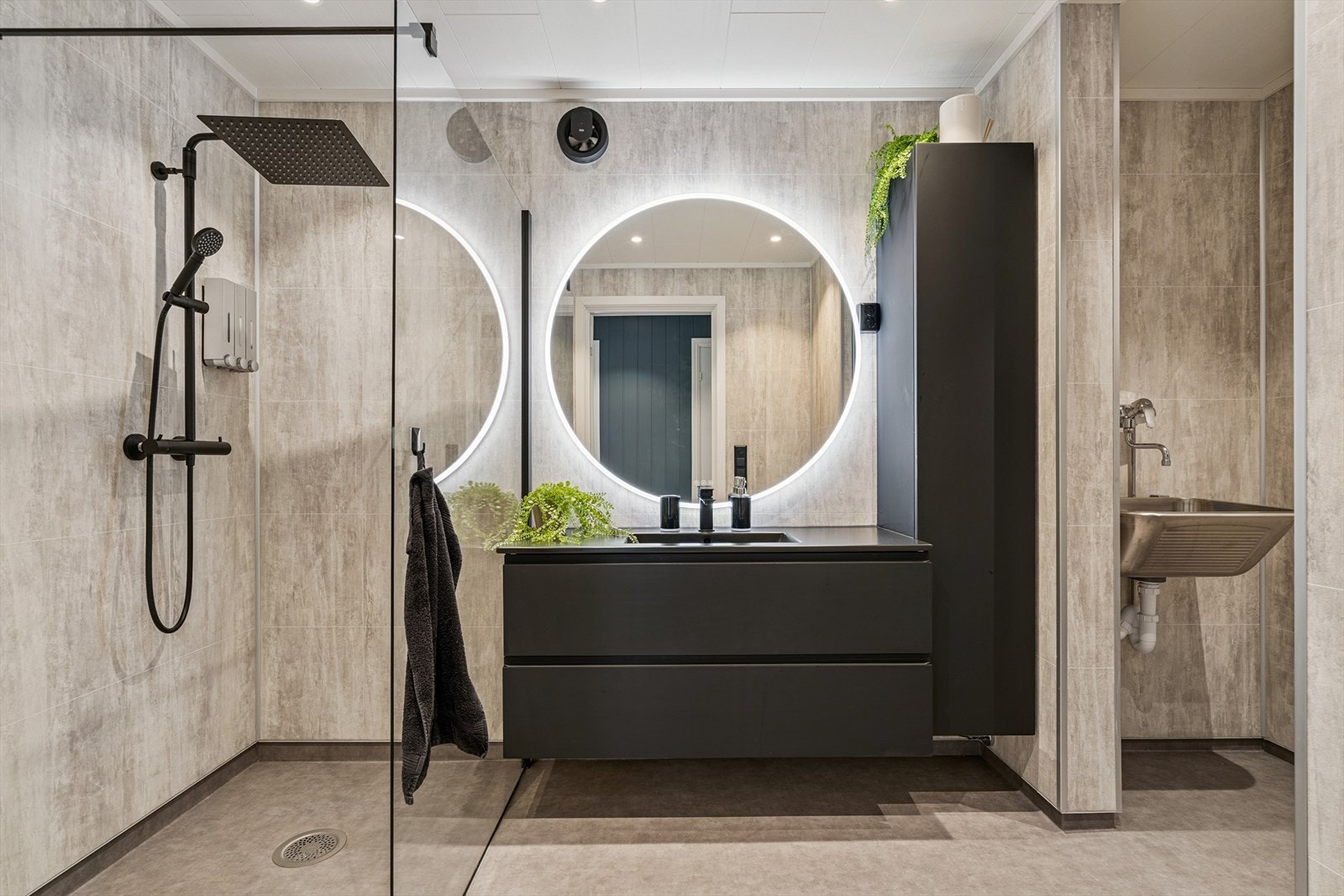 Nytt og delikat bad montert i 2024. Galleribilde