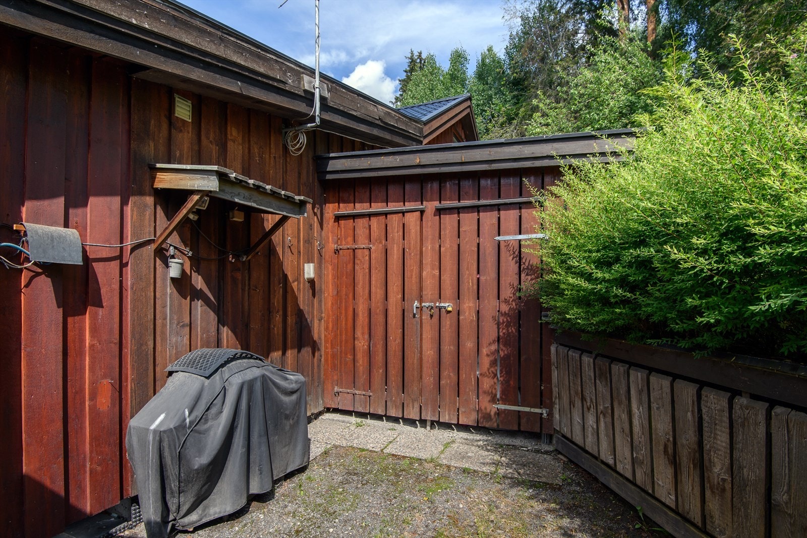 Bod i bakkant av boligen Galleribilde