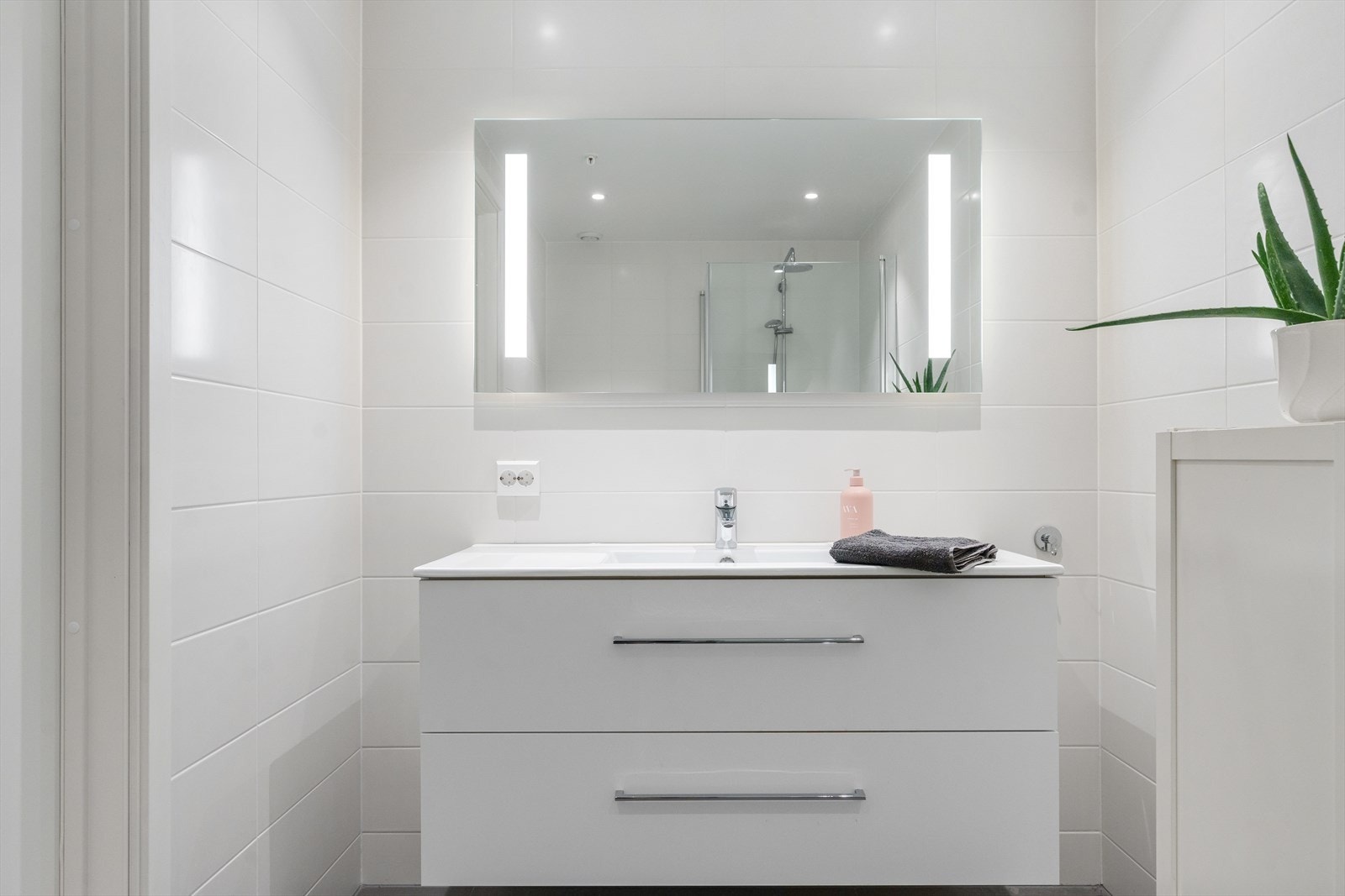 Speil md belysning over seksjon Galleribilde