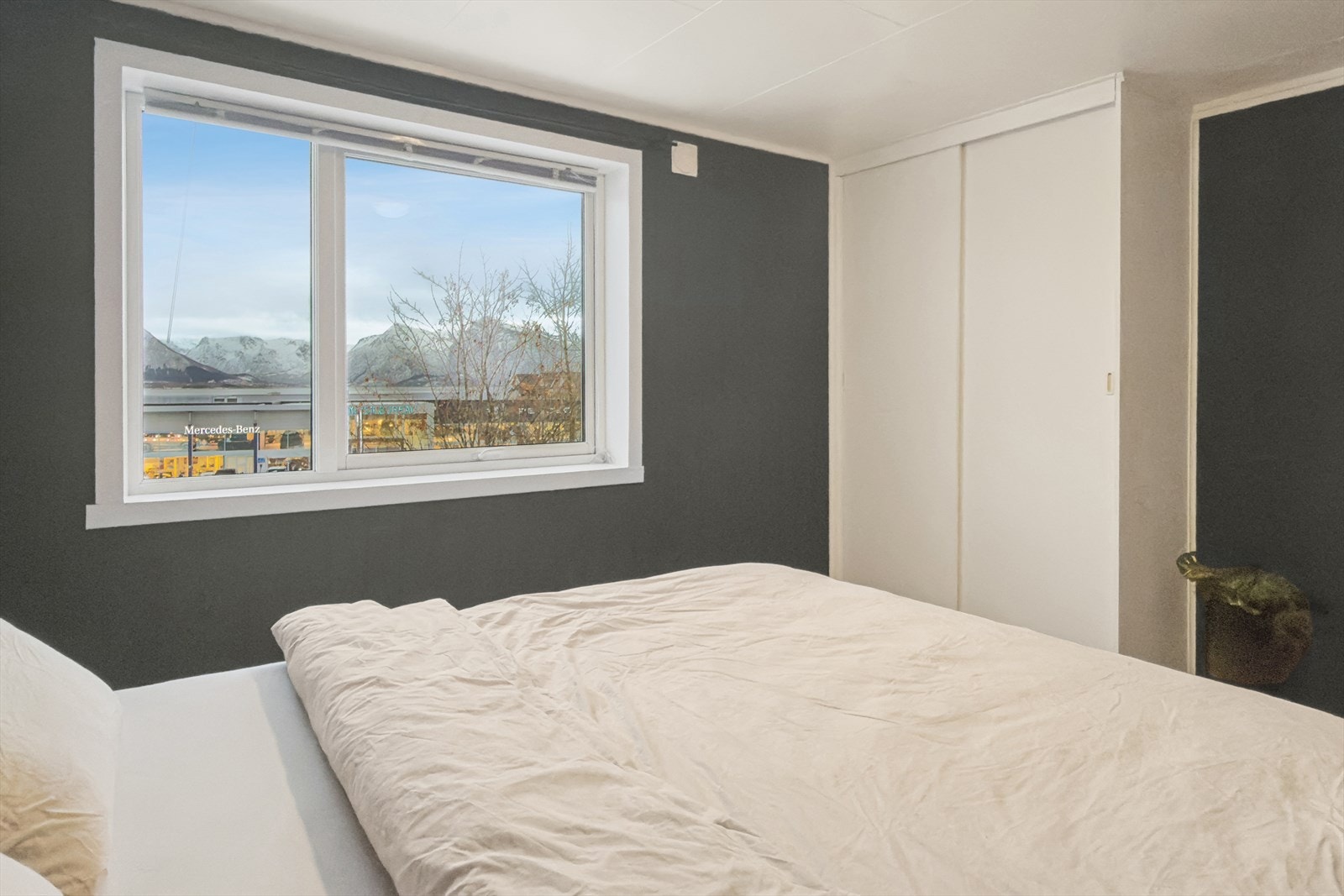 Rommene ble malt i perioden 2018-2020, noe som gir et friskt og moderne preg. Galleribilde