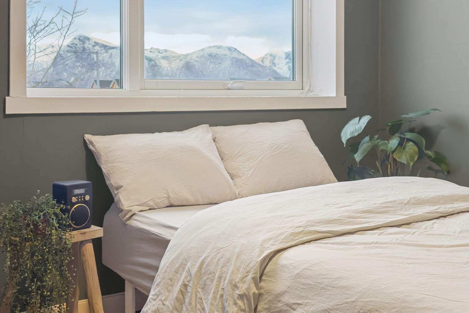 Soverom med nydelig utsikt mot de vakre fjellene - en perfekt ramme for rolige morgener og avslappende kvelder. Galleribilde