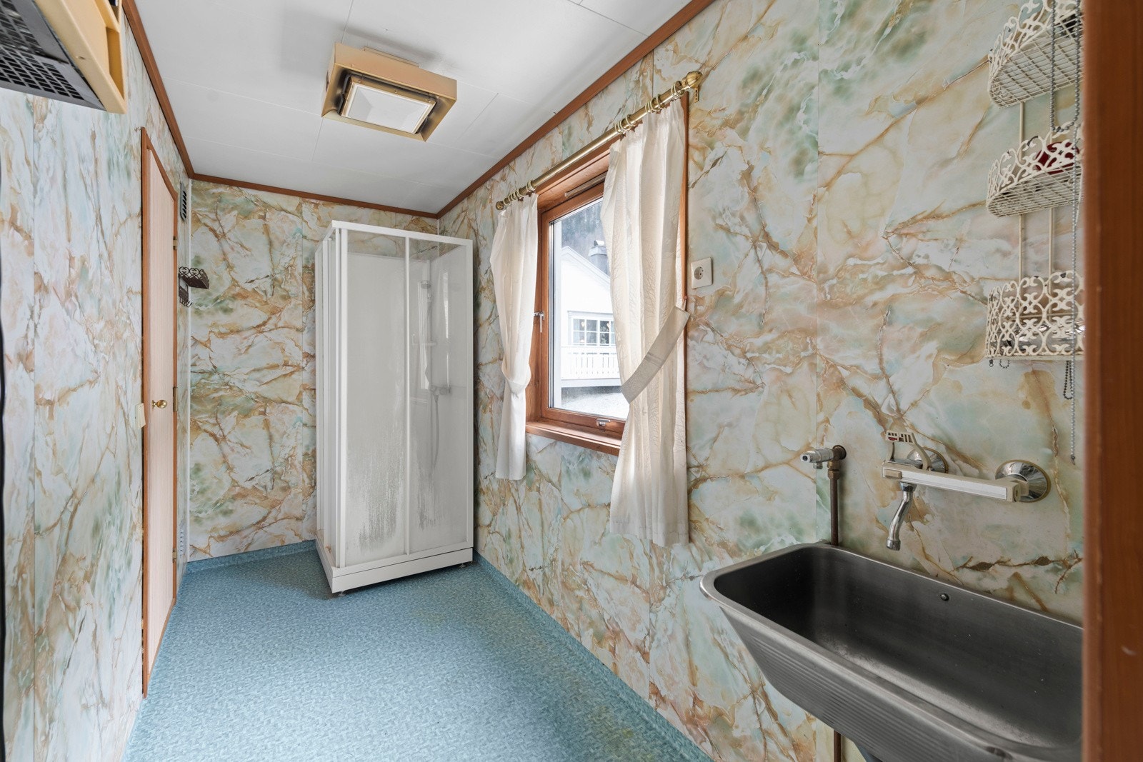 Vaskerom Galleribilde