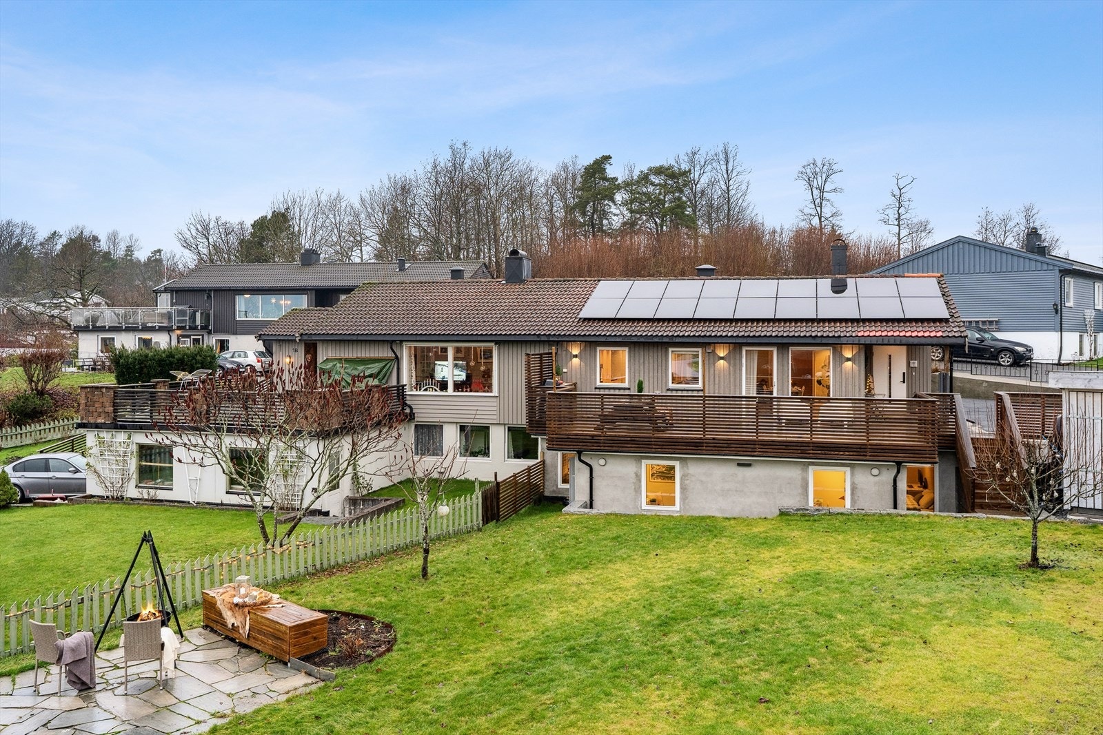 Eiendommen ligger i et veletablert og barnevennlig boområde på Heer, nord i Drøbak i Frogn kommune Galleribilde