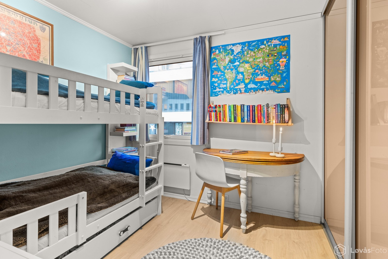 Dette er det største soverommet (sov 1 i planskissen) Galleribilde