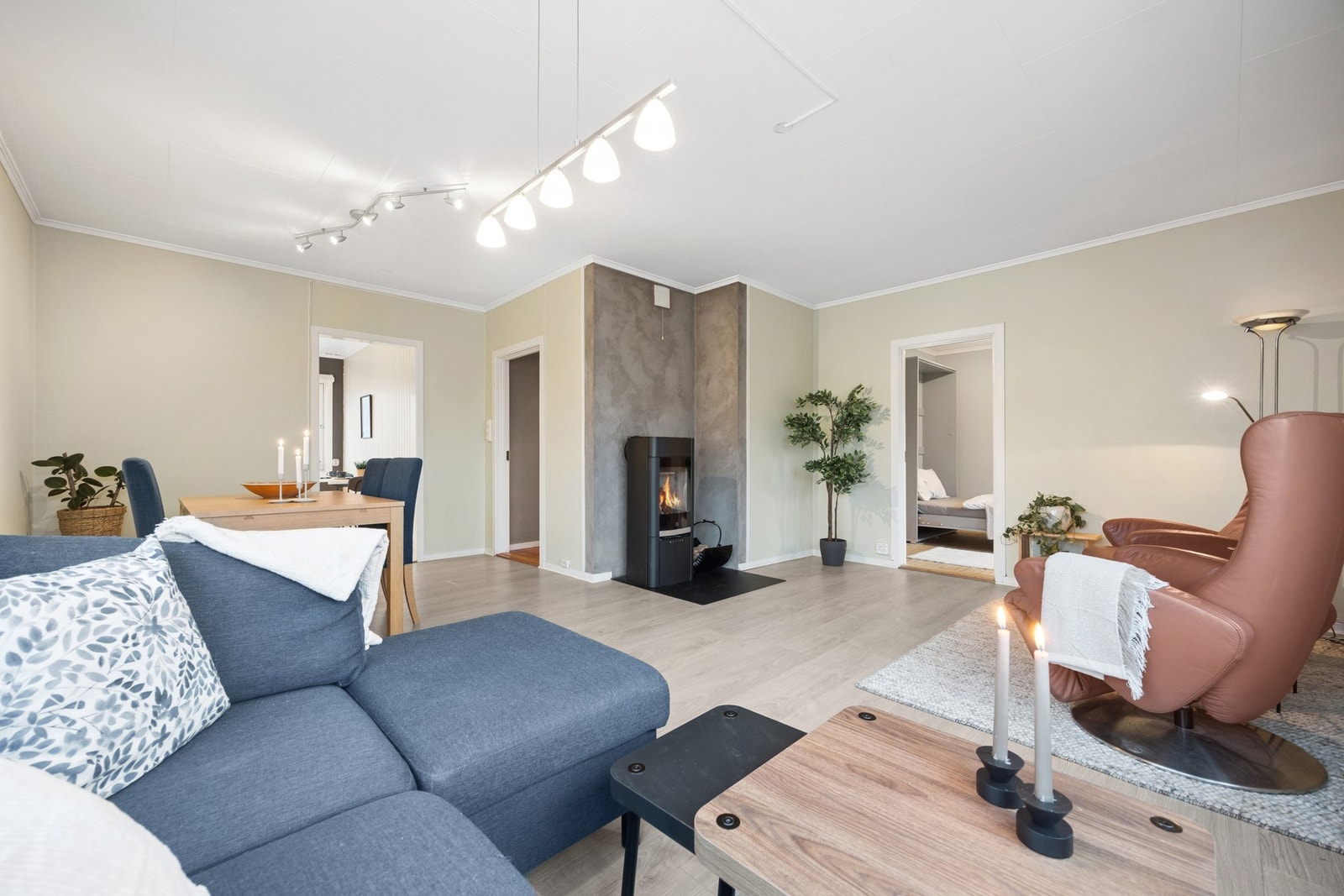 Den lune peisovnen bidrar til en hyggelig atmosfære og ekstra komfort. Galleribilde