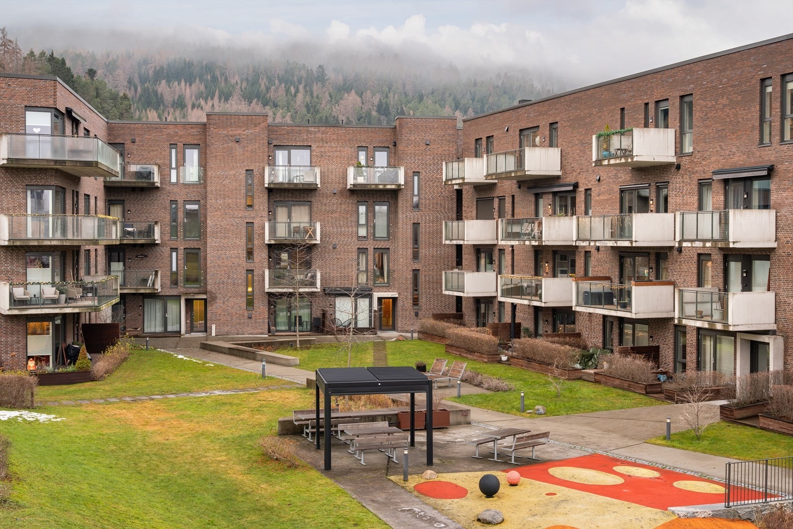 Koselig felles uteareal i sameiet. Galleribilde