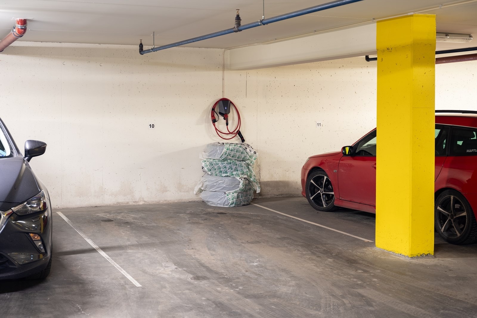 P-plass i felles oppvarmet parkeringskjeller. Galleribilde