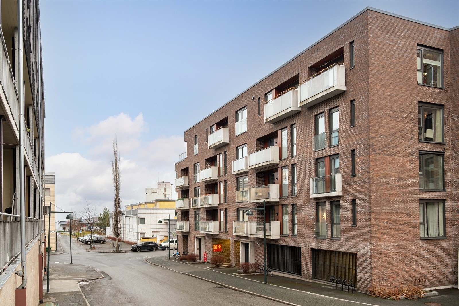 Leiligheten ligger sentrumsnært, i nærhet av strand og Bymarka. Galleribilde