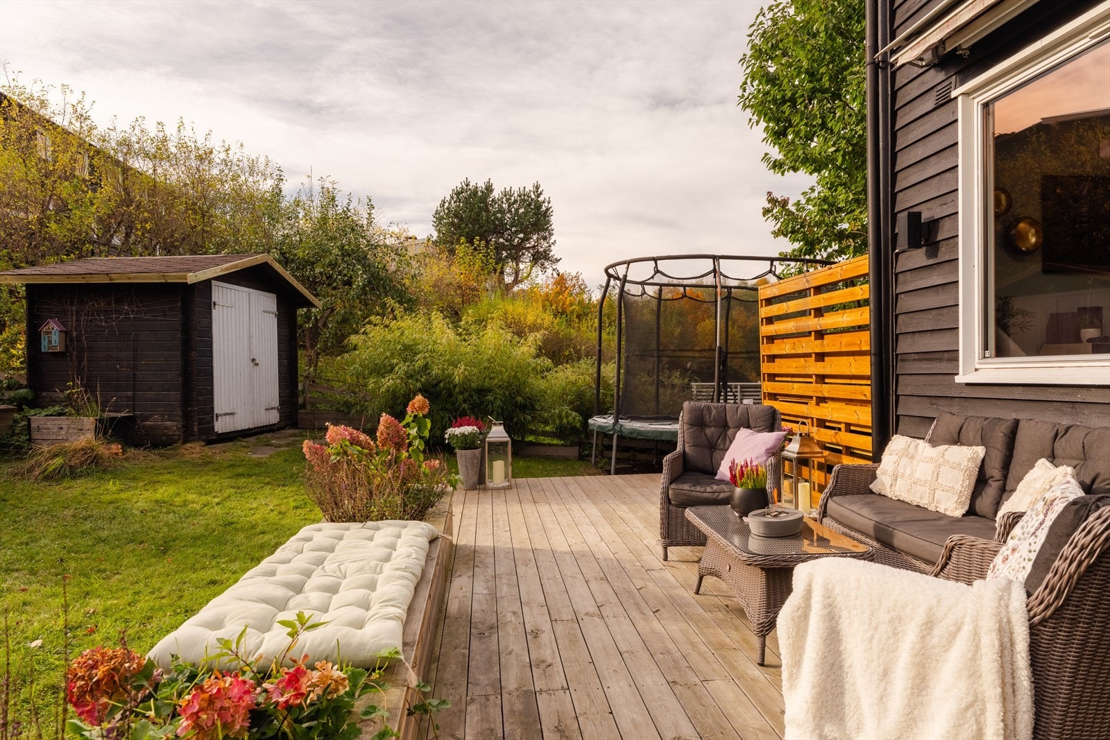 Det medfølger en frittstående redskapsbod på ca. 4,3 kvm, godt egnet for diverse oppbevaring. Galleribilde