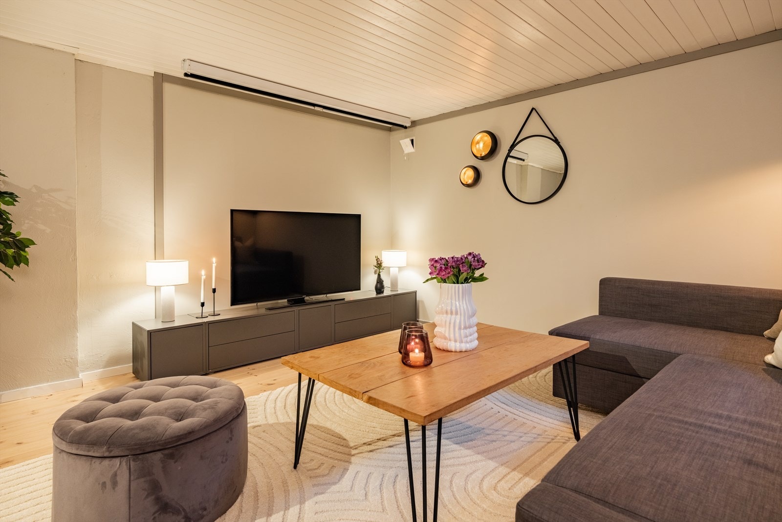 Eventuell innredning av rom til bruk for varig opphold er ikke omsøkt og er heller ikke godkjent av kommunen. Galleribilde