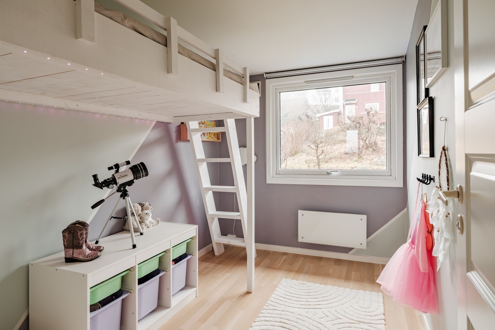 Soverommene er utstyrt med panelovner. Galleribilde