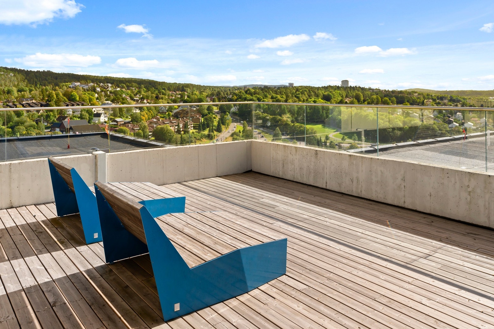 Felles takterrasse med vidstrakt utsikt. Galleribilde