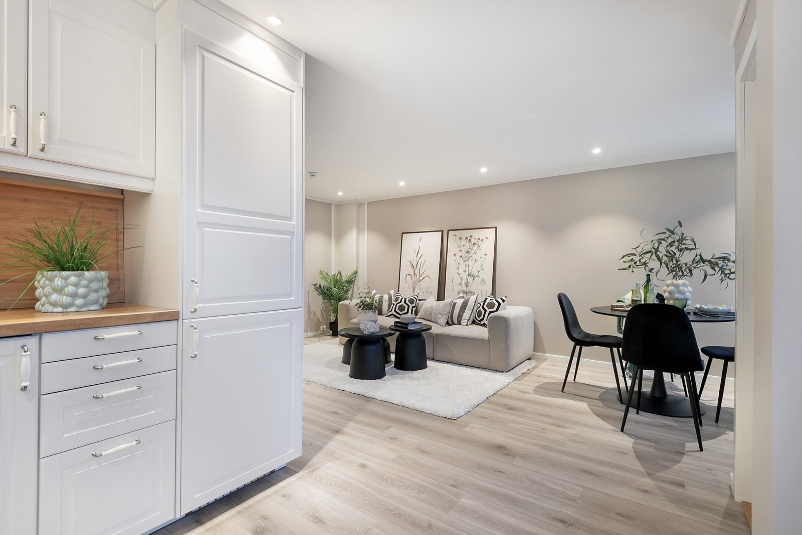 Åpen løsning mot stue. Galleribilde