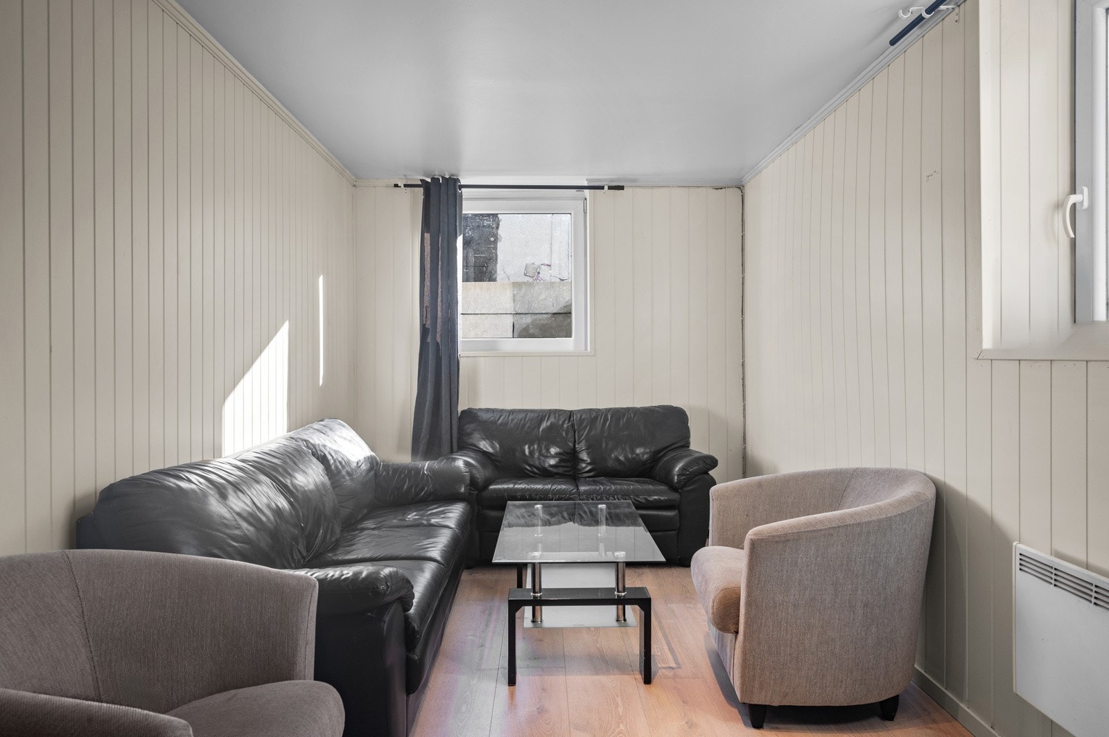 Stue i kjelleretasjen Galleribilde