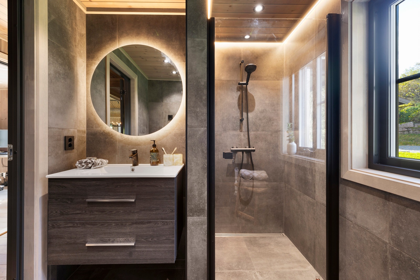 Bilde fra vår visningshytte på Norsk Hyttesenter, Hellerudsletta Galleribilde