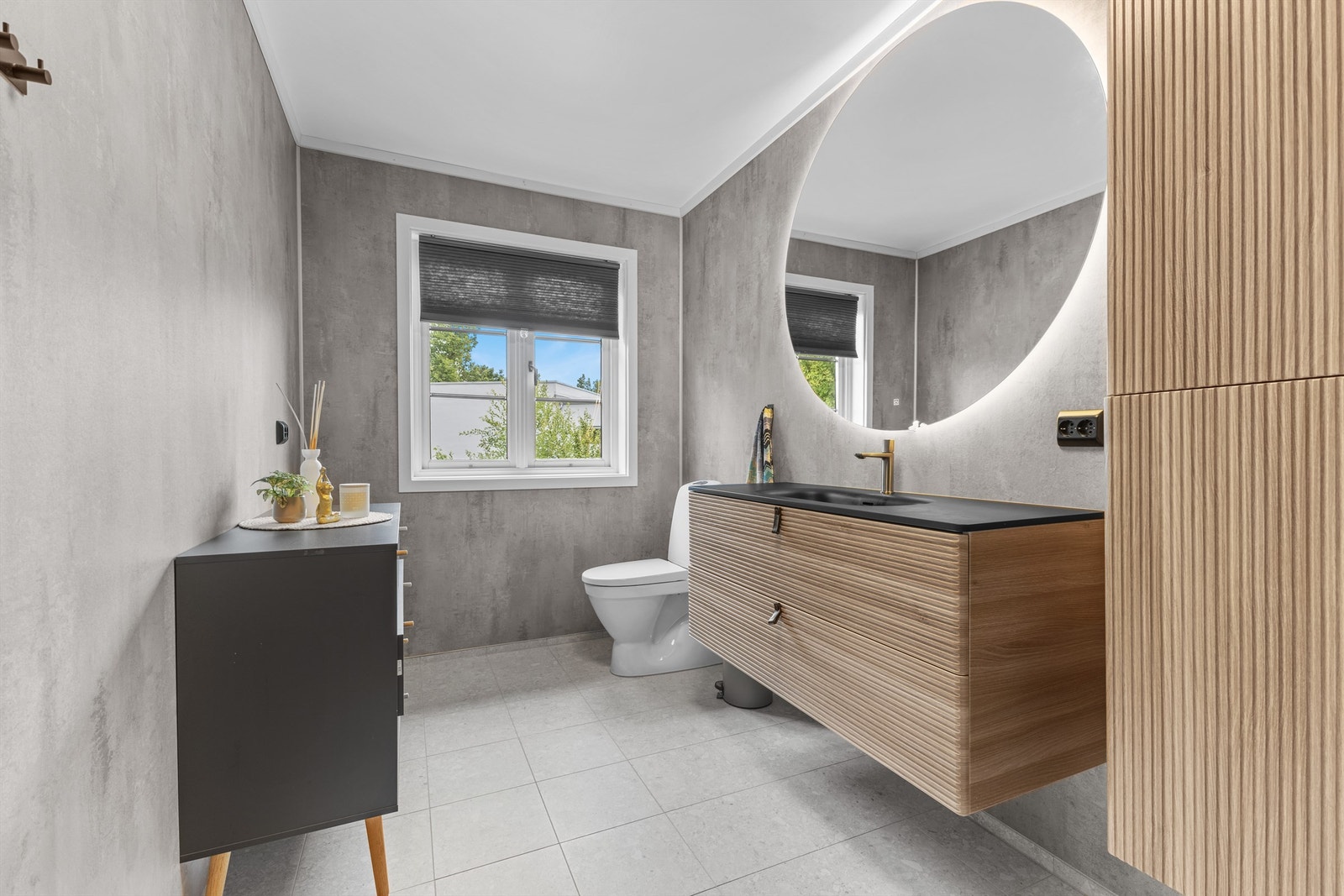 Flott bad i 2. etasje Galleribilde