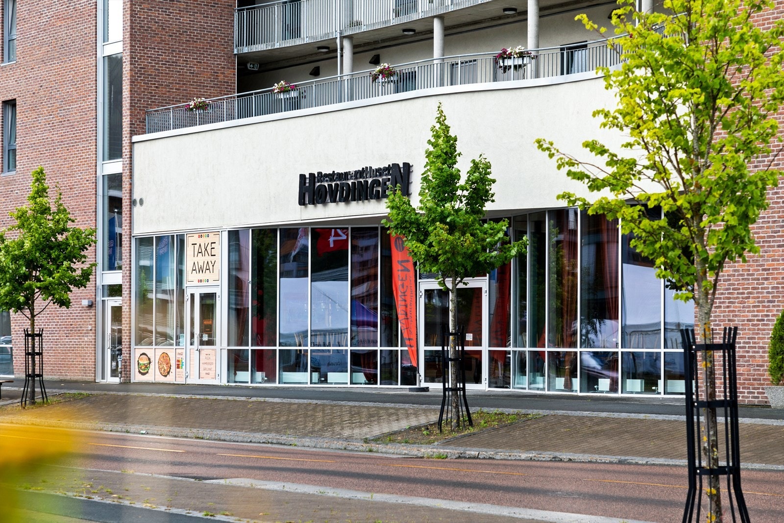 Sentral beliggenhet med det meste av servicefunksjoner i nærhet. Galleribilde