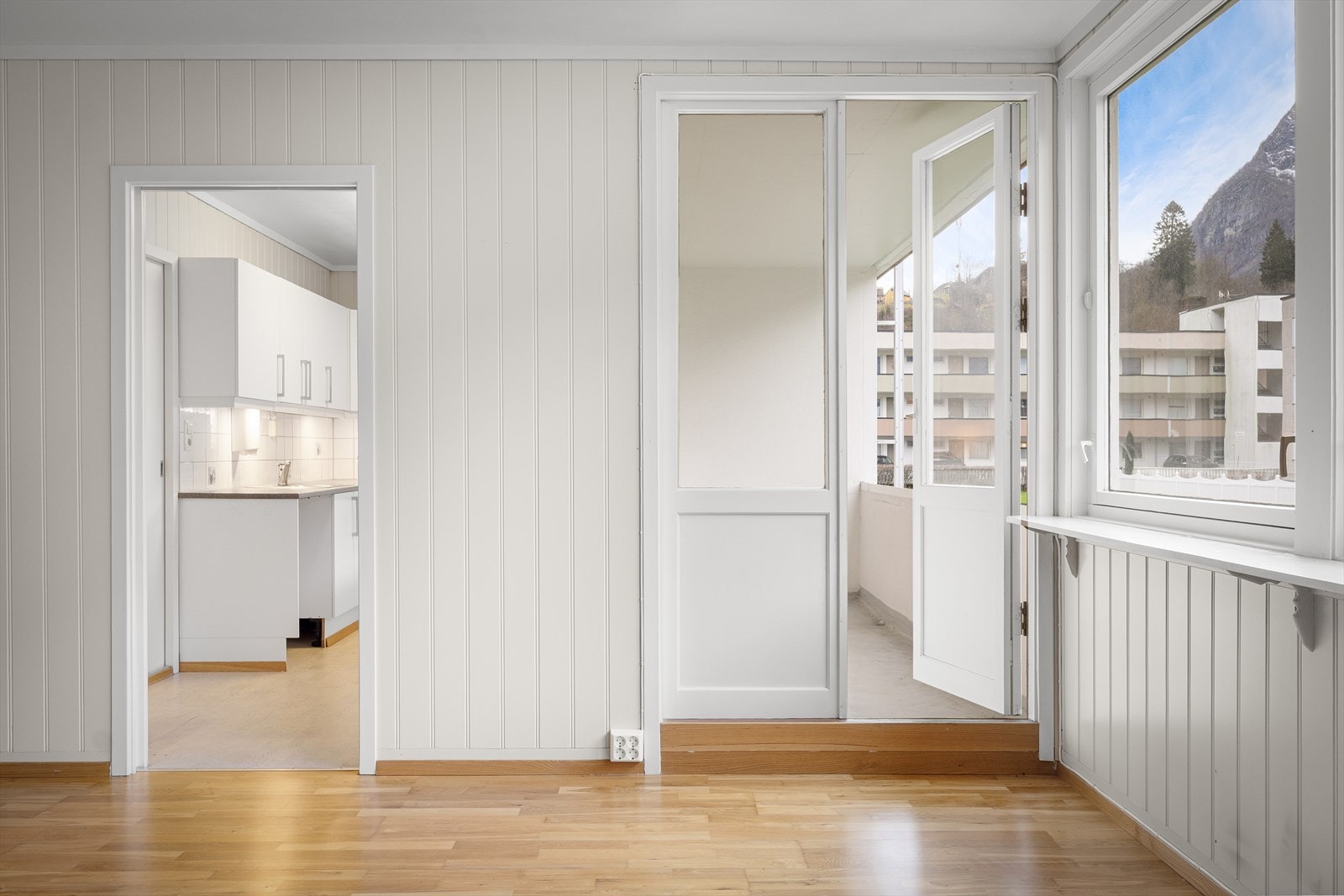 - Innvendig har leiligheten en praktisk planløsning og måler 86 m² - Galleribilde