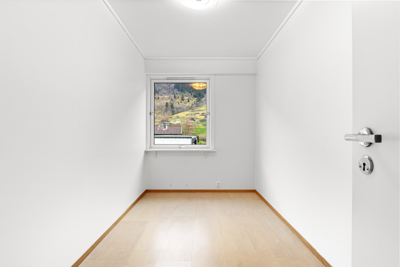 - Perfekt som kontor eller barnerom - Galleribilde