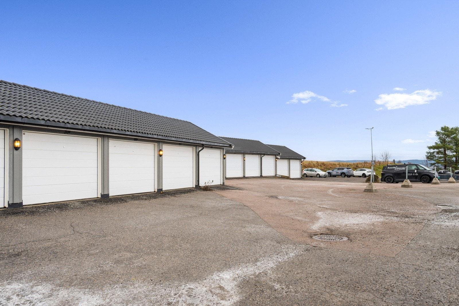 Parkering i garasje like ved Galleribilde