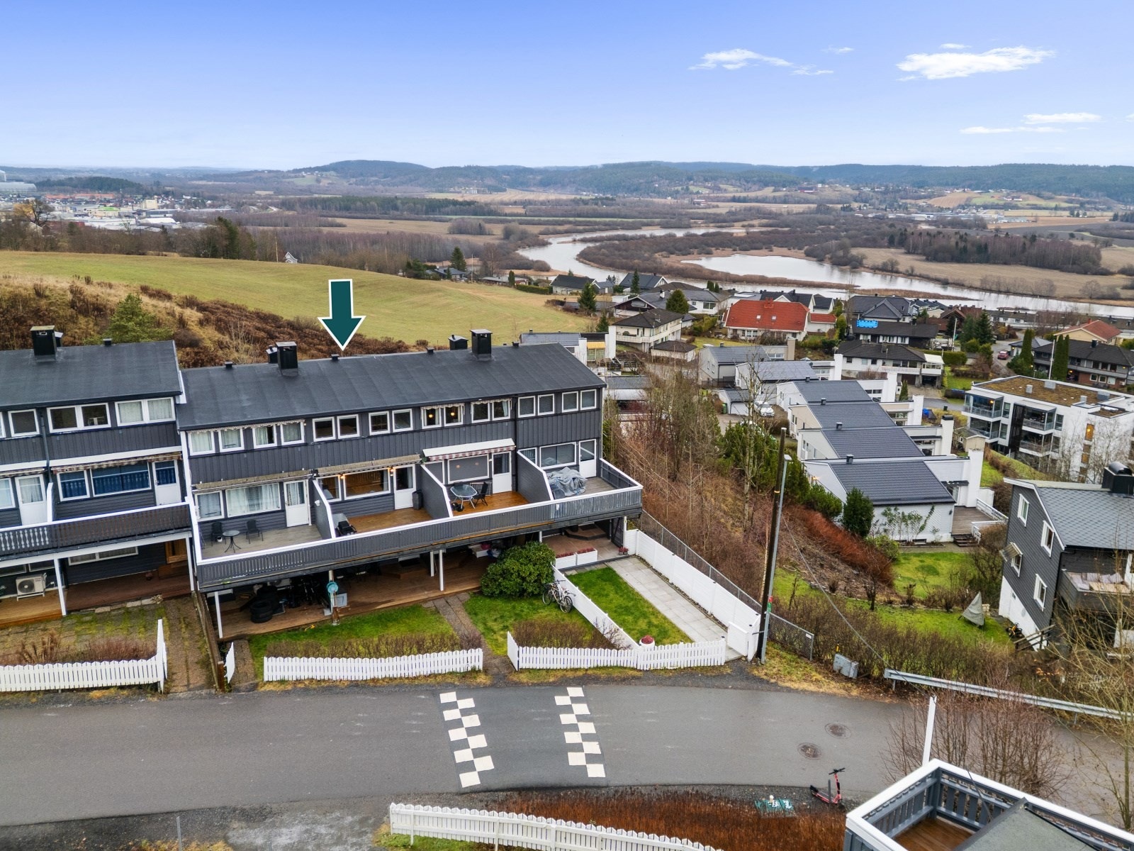 DNB Eiendom v/Veronica Melsnes presenterer Mor Smes veg 7K - Et flott rekkehus med ettertraktet beliggenhet i Fjerdingby Galleribilde