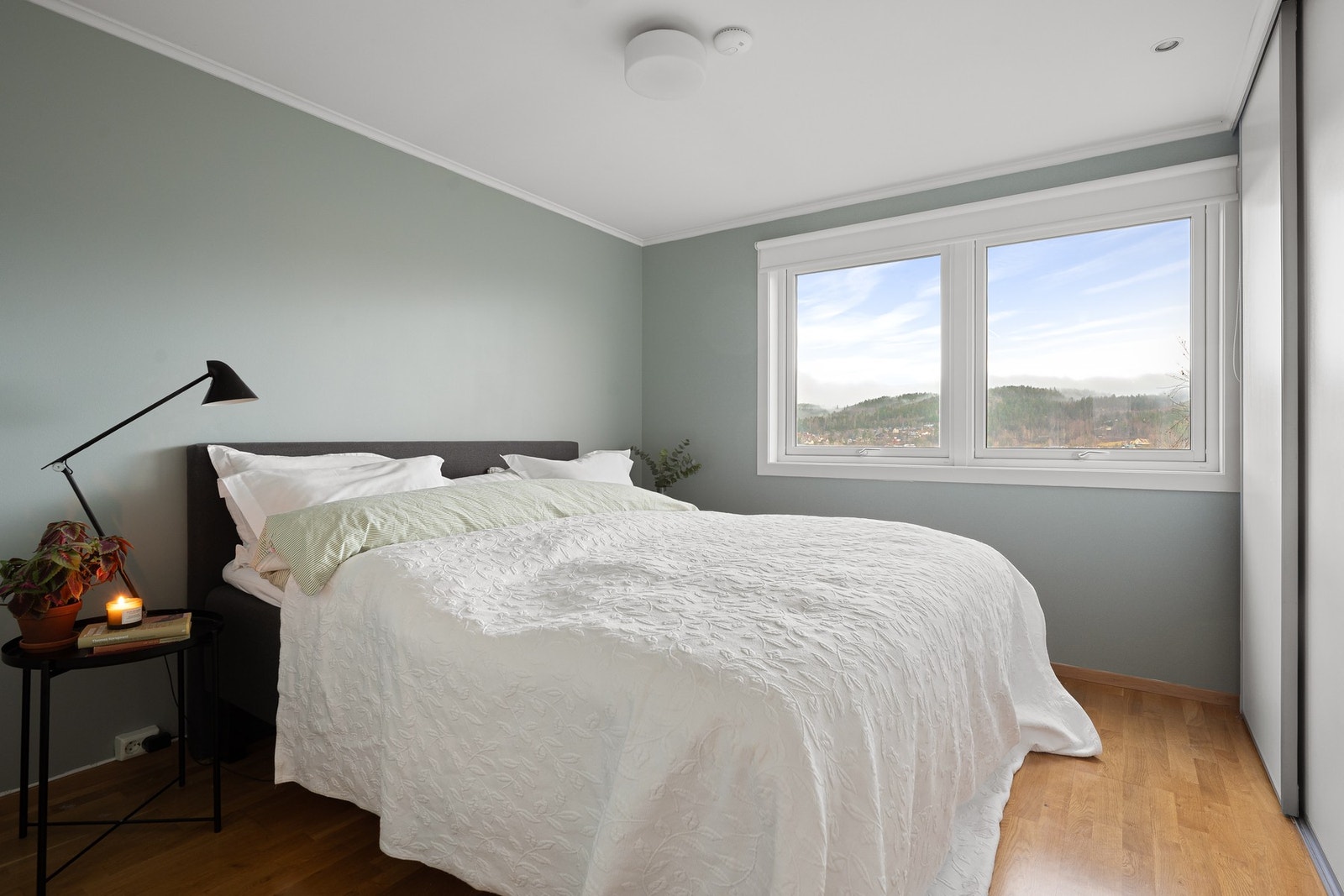 I 2. etasje er det innredet tre soverom Galleribilde