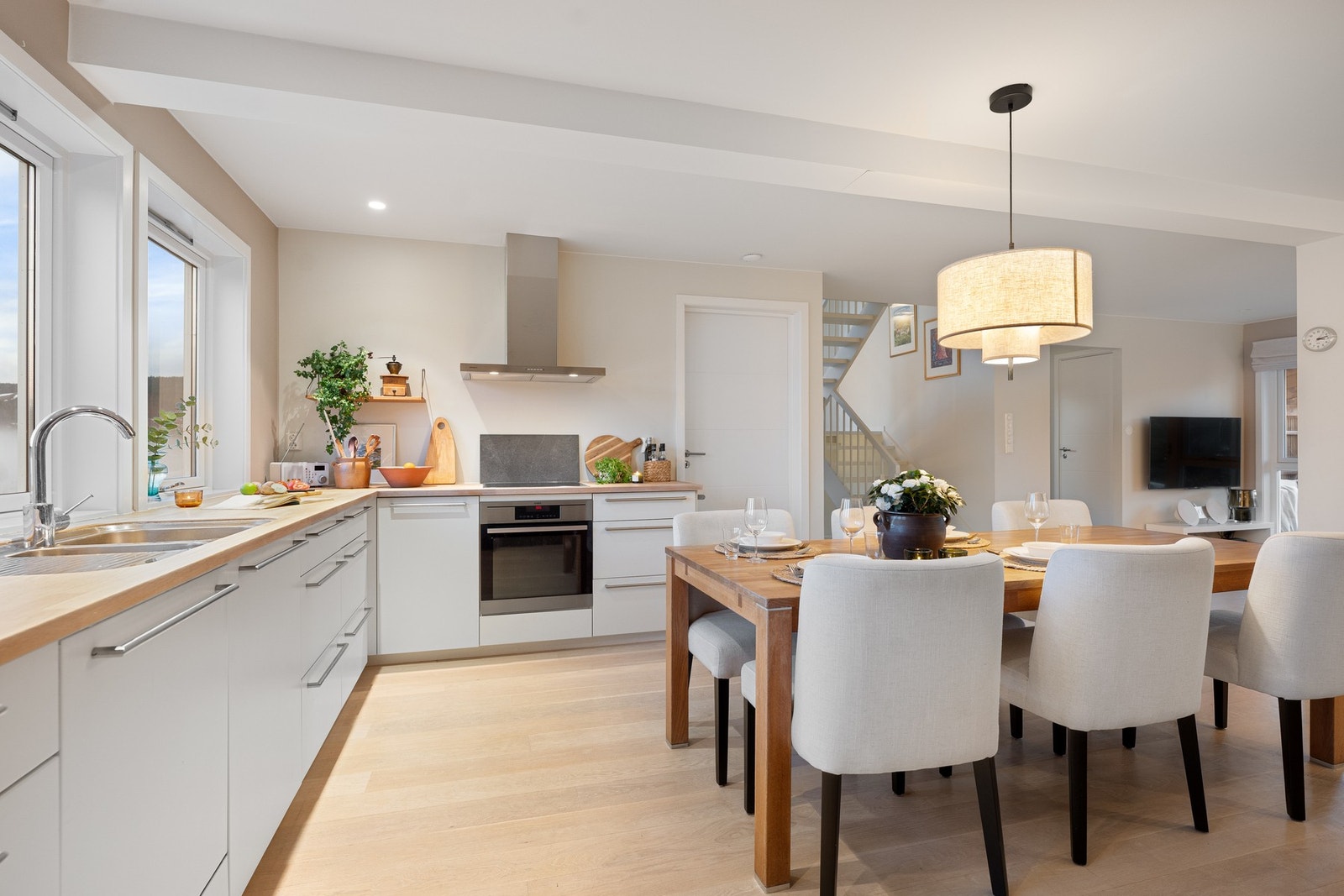 Klassisk kjøkkeninnredning fra 2006 Galleribilde