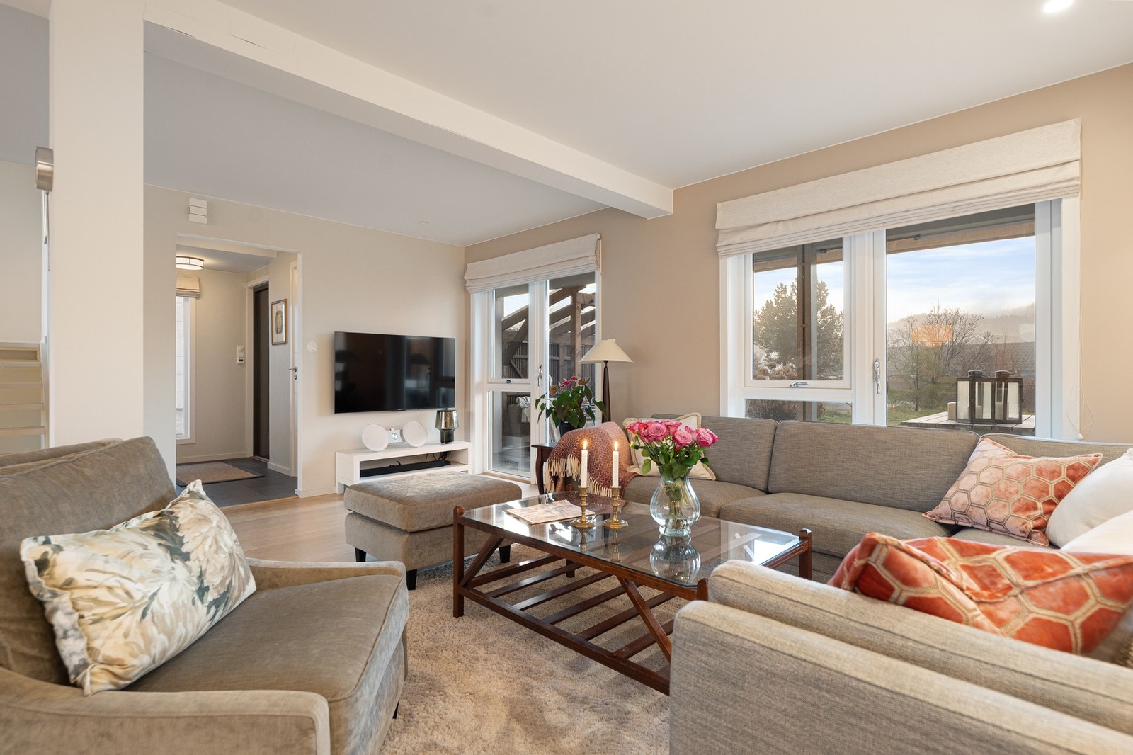 Boligen ble vesentlig oppgradert og ombygget i 2006, fremstår i dag med moderne og flott standard Galleribilde