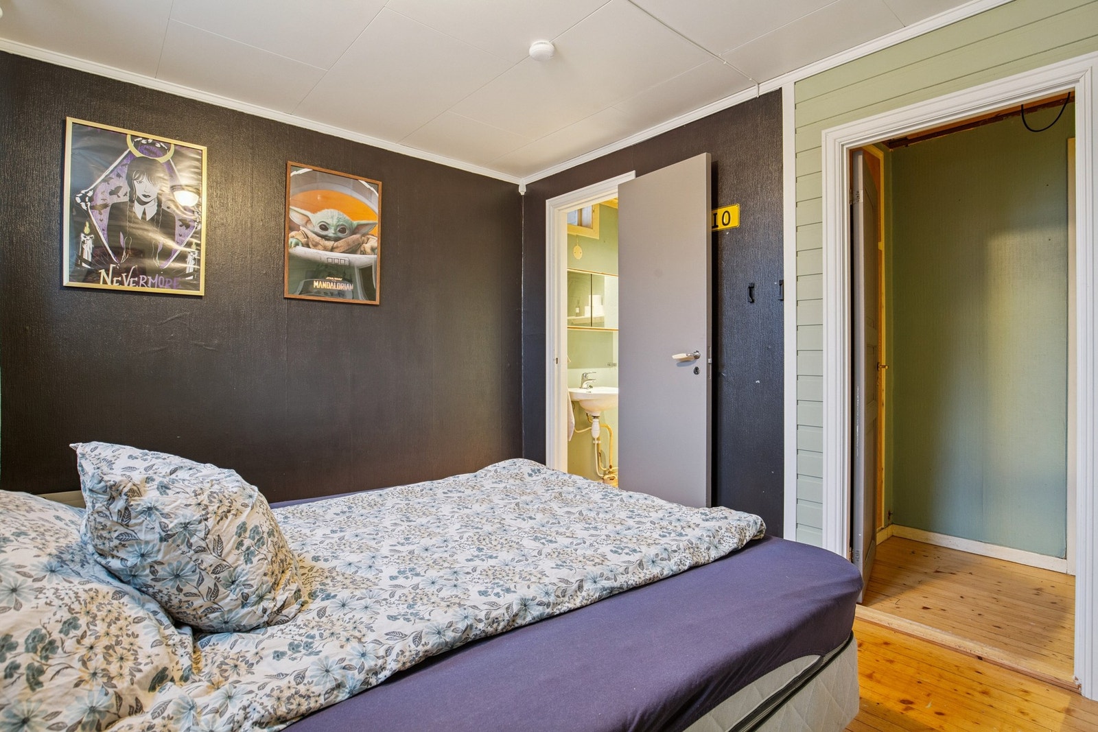 TV-stue i underetasje (ikke omsøkt og godkjent) Galleribilde