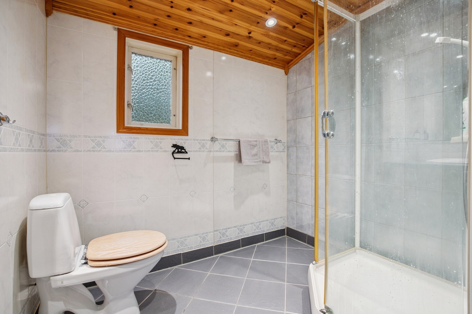 Bad 2. etasje Galleribilde