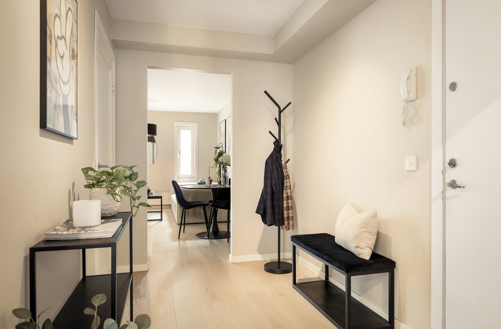 Leiligheten ligger i byggets 4. etasje med heisadkomst. Galleribilde