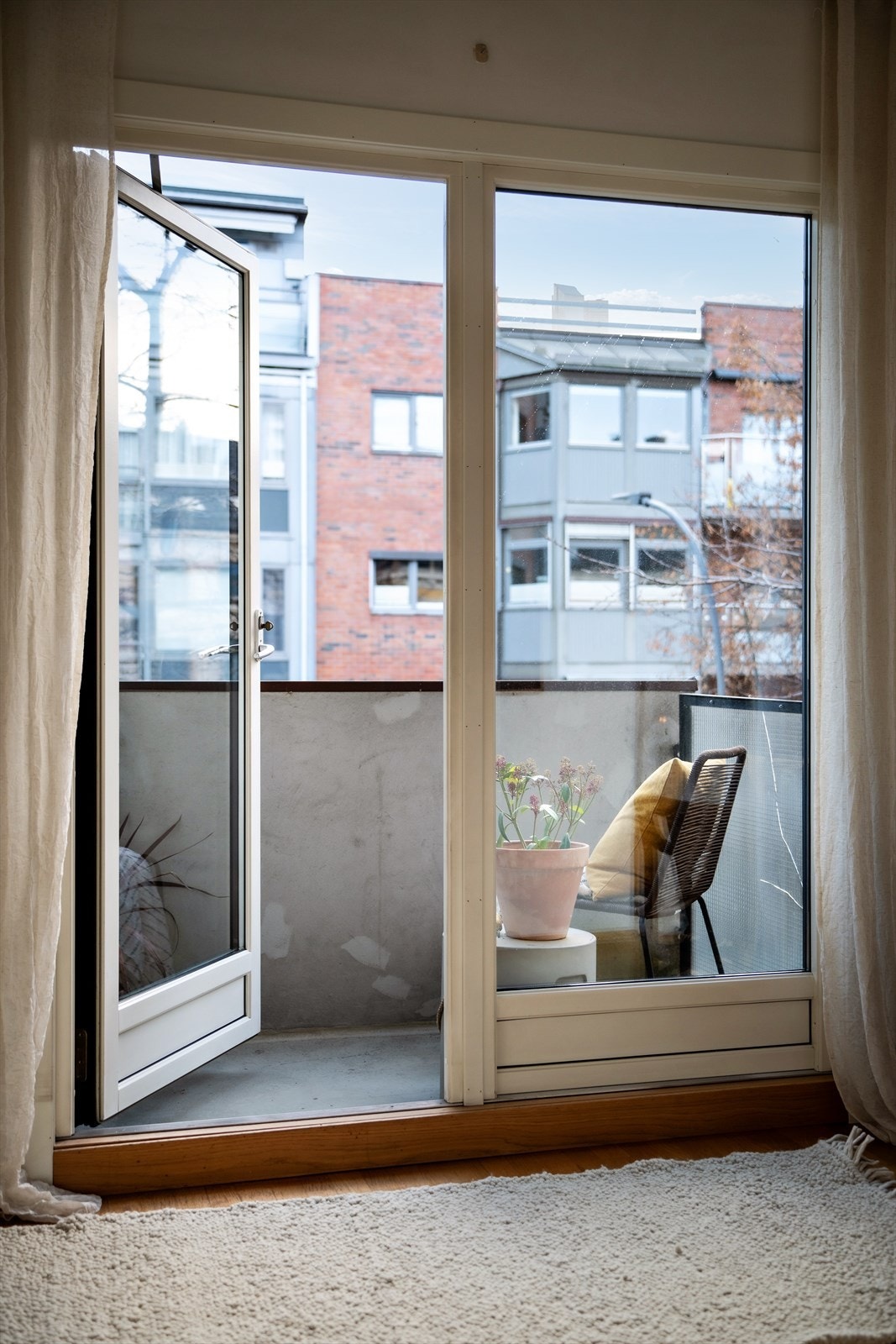 Fra stuen er det direkte adkomst til balkongen Galleribilde