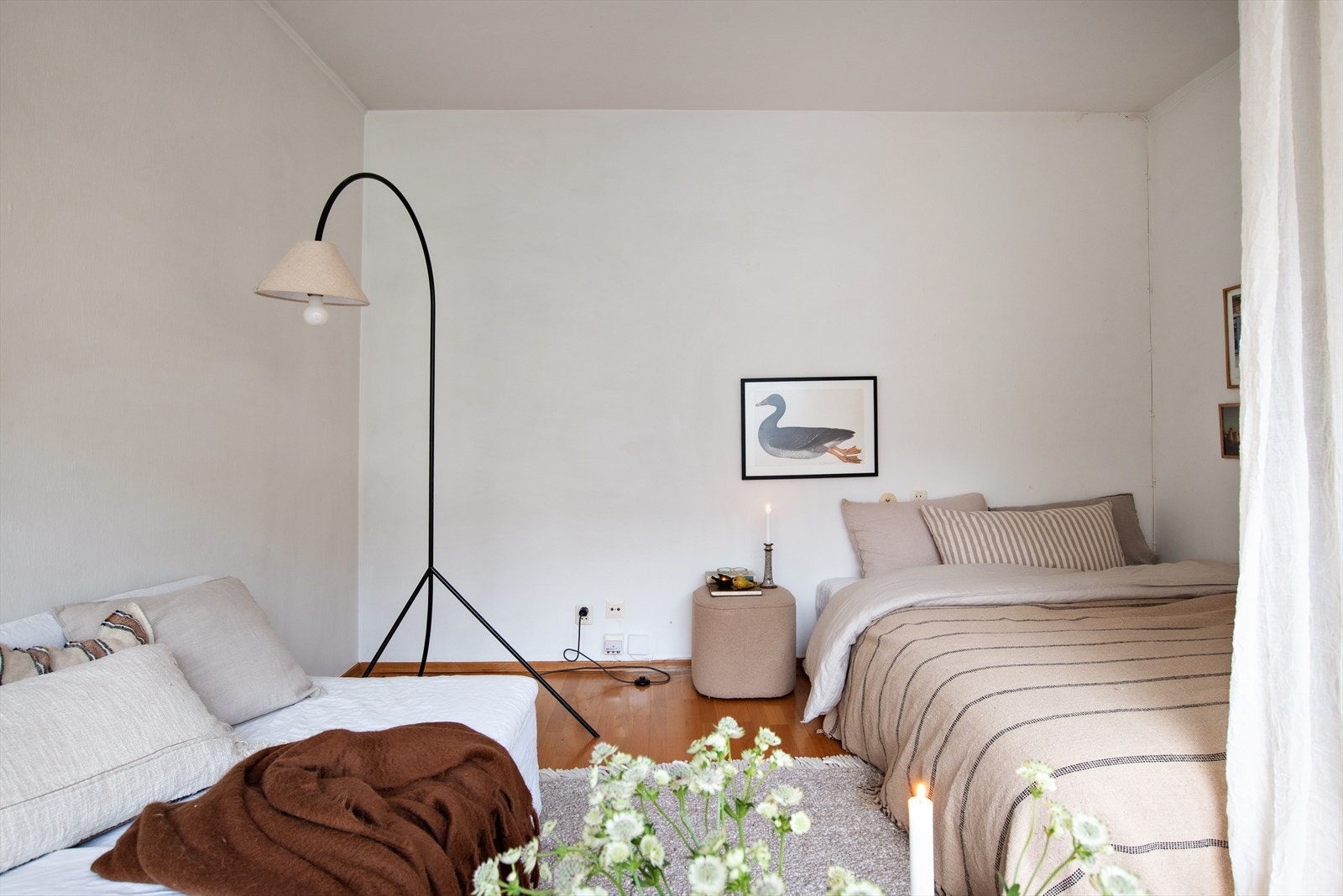 Også plass til seng i stuen Galleribilde