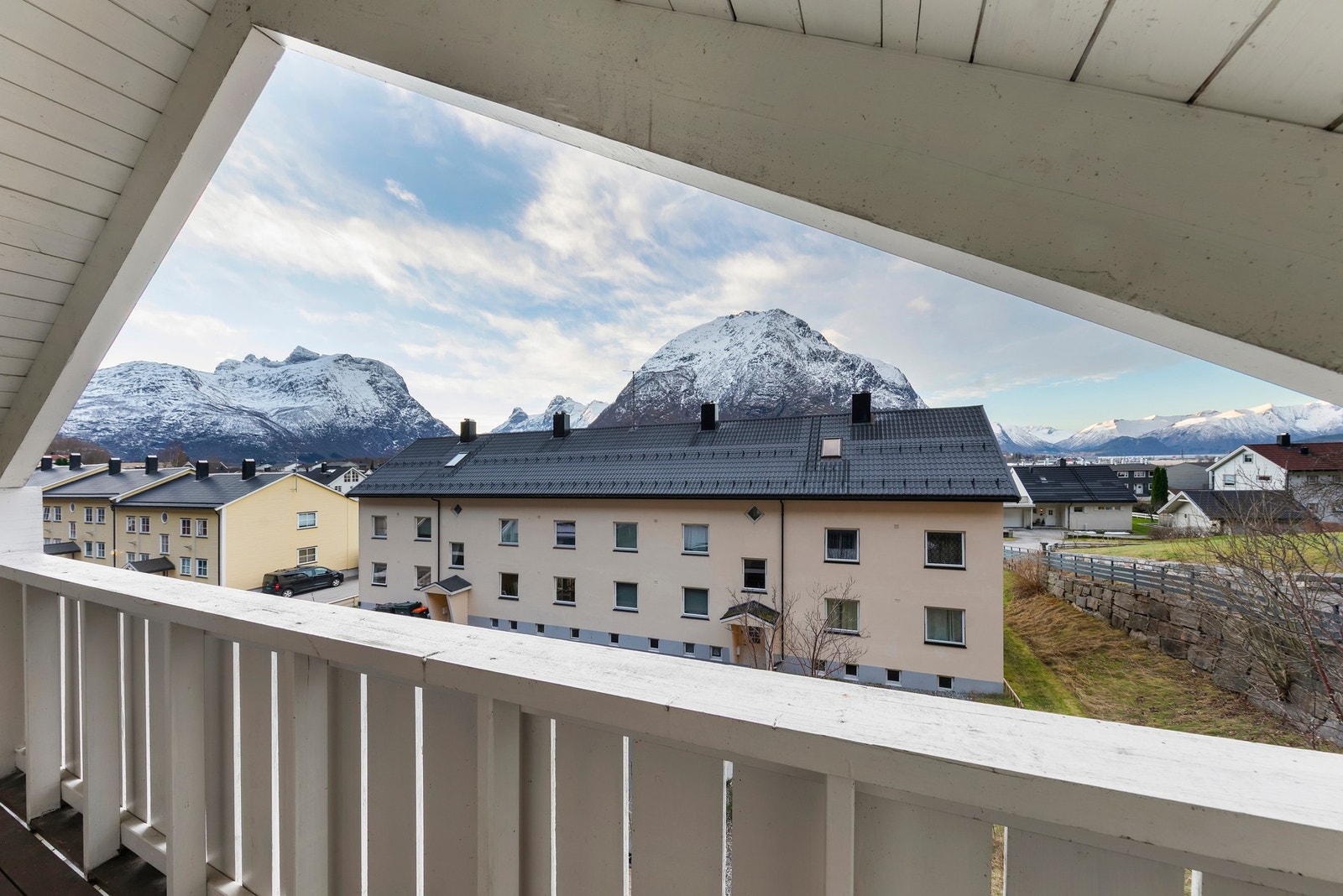 Utsikt fra veranda på loft Galleribilde