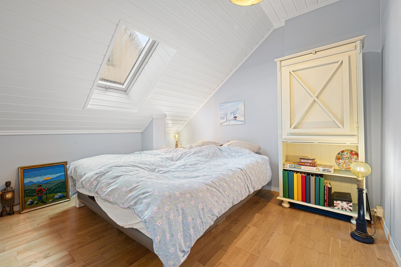 Pent soverom med skjermet beliggenhet i øverste etasje. Galleribilde