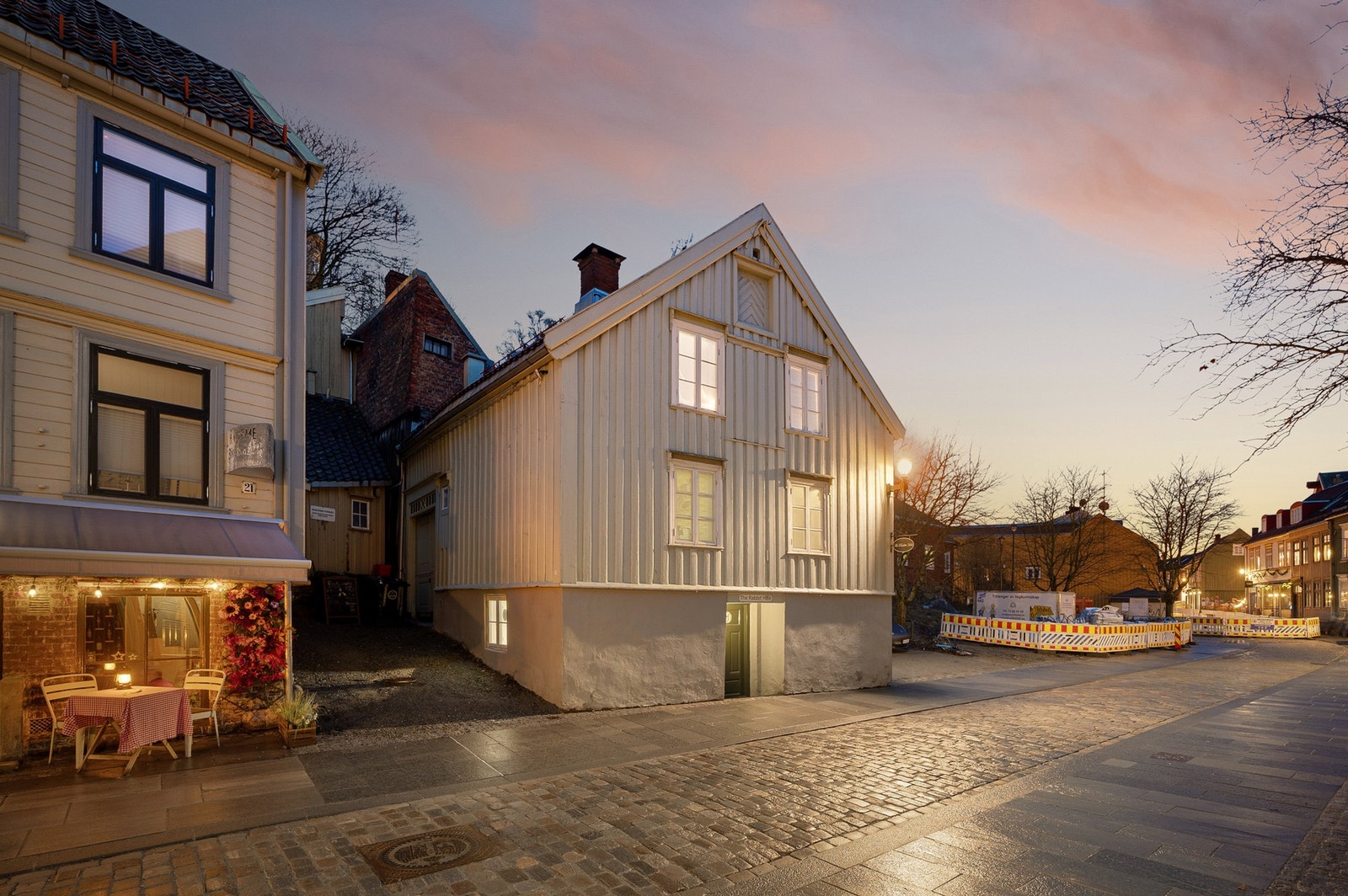 Sjarmerende eiendom beliggende på historiske Nedre Bakklandet. Galleribilde