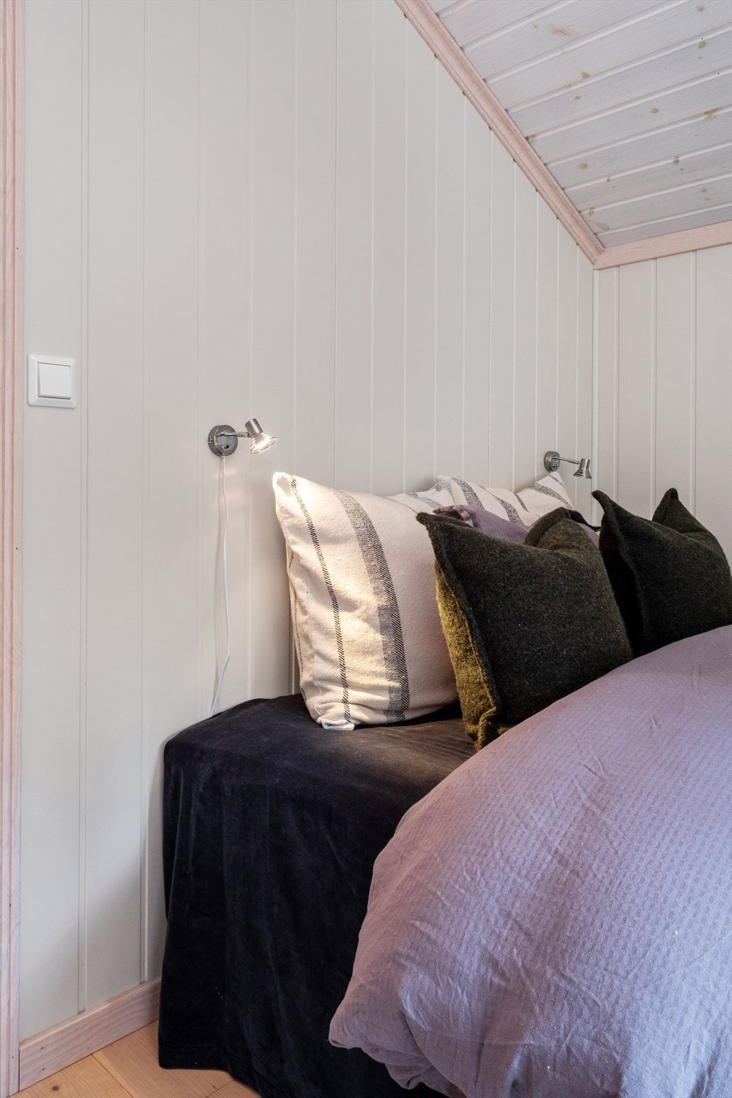 Hytta inneholder 5 gode soverom hvorav 3 i første etasje og 2 i andre etasje. Galleribilde