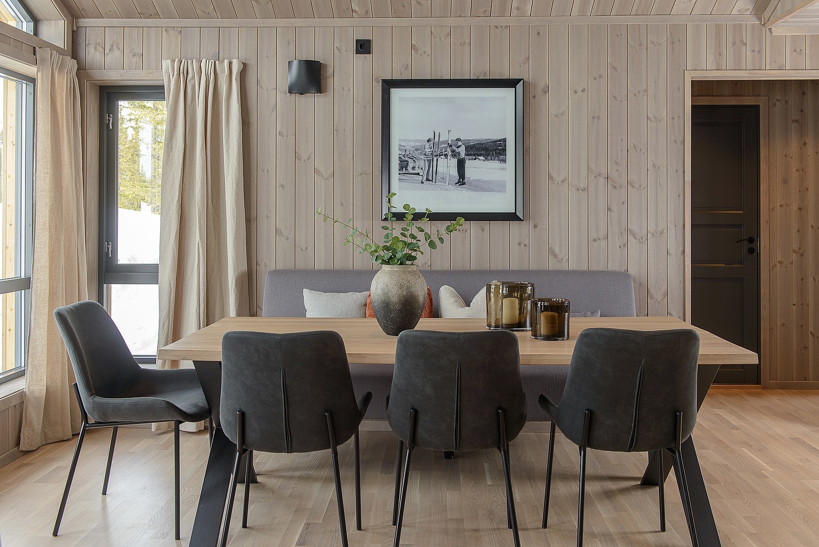 God plass til spisestue Galleribilde