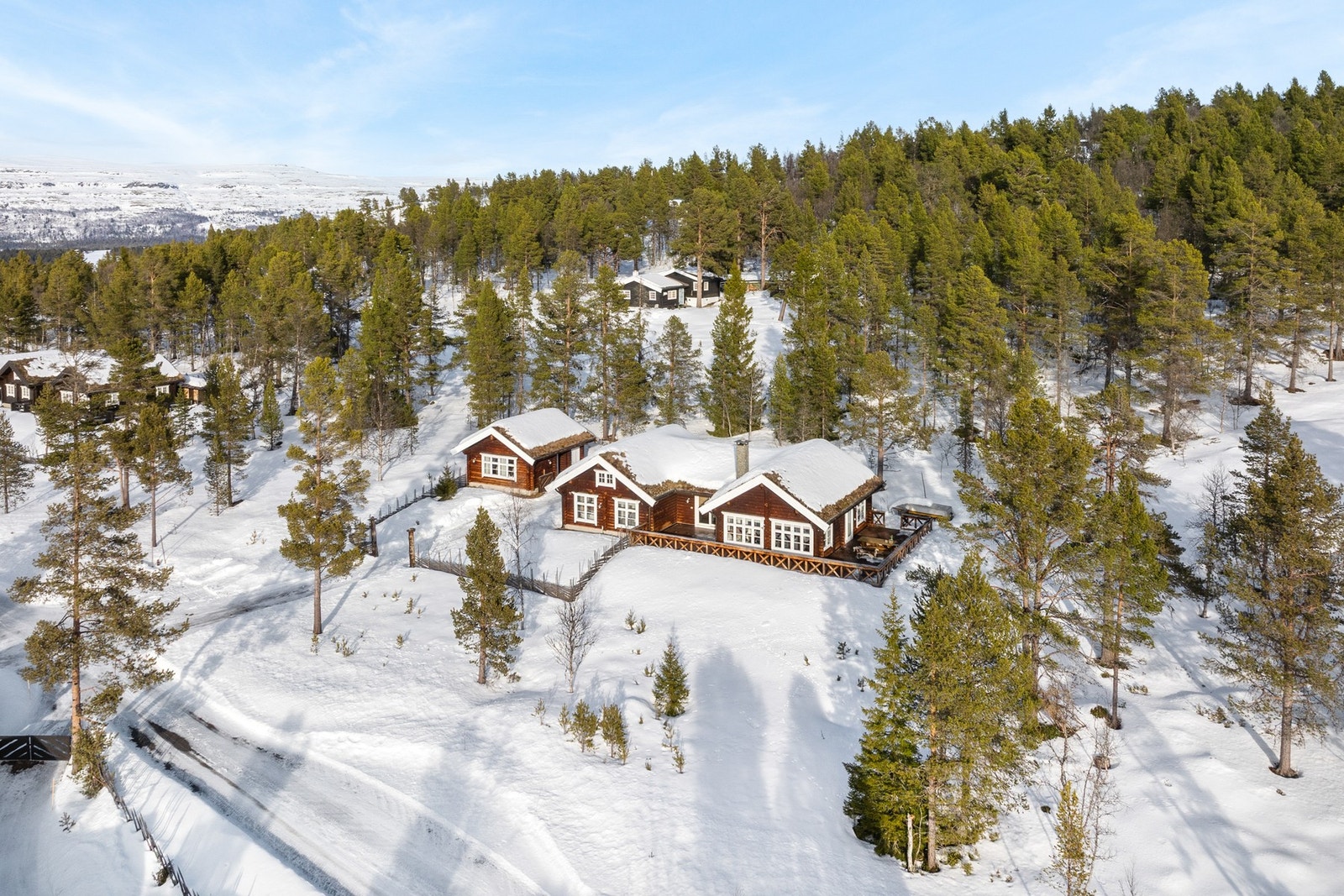 Herfra har du ski- og turløyper rett utenfor døren, kort vei til høyfjellet og fantastiske sykkelmuligheter. Galleribilde